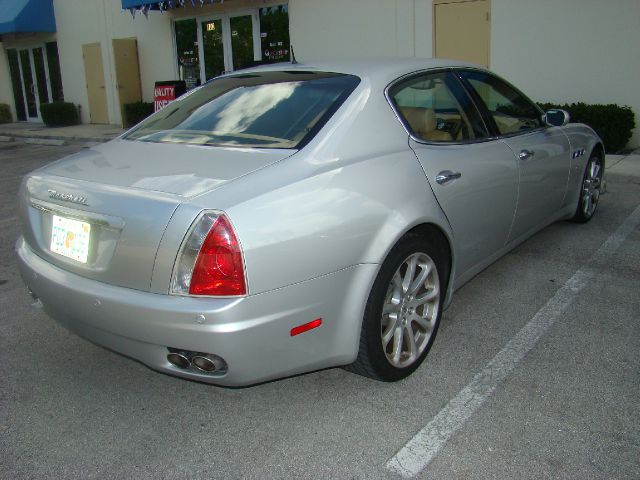 Maserati Quattroporte 2005 photo 2