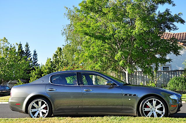 Maserati Quattroporte 2006 photo 2