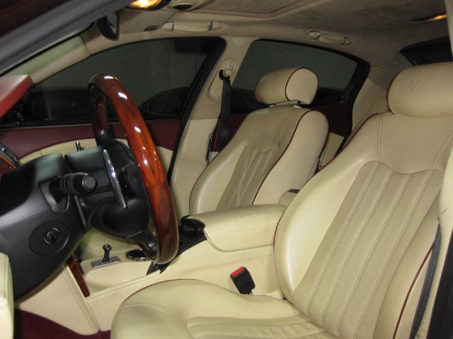 Maserati Quattroporte 2006 photo 13