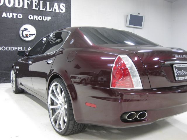 Maserati Quattroporte 2006 photo 18