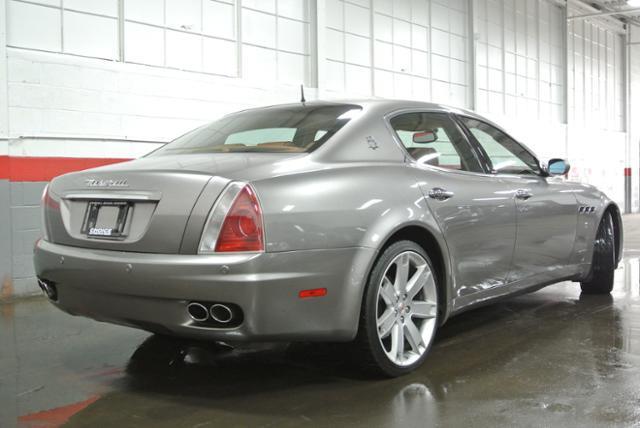 Maserati Quattroporte 2006 photo 23