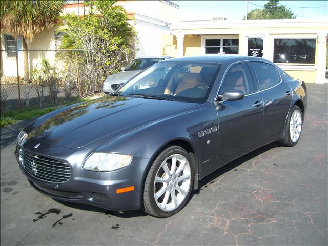 Maserati Quattroporte SE 5-door Sedan