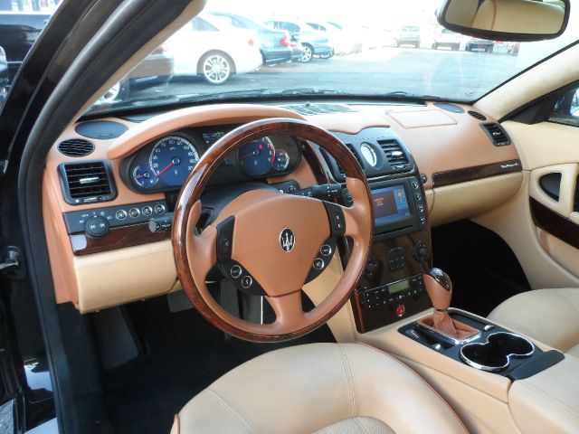 Maserati Quattroporte 2007 photo 17