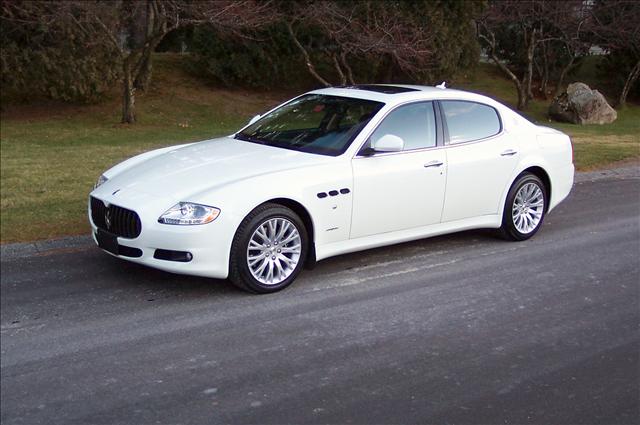 Maserati Quattroporte Base Sedan