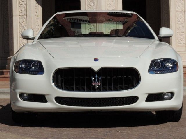 Maserati Quattroporte 2011 photo 2