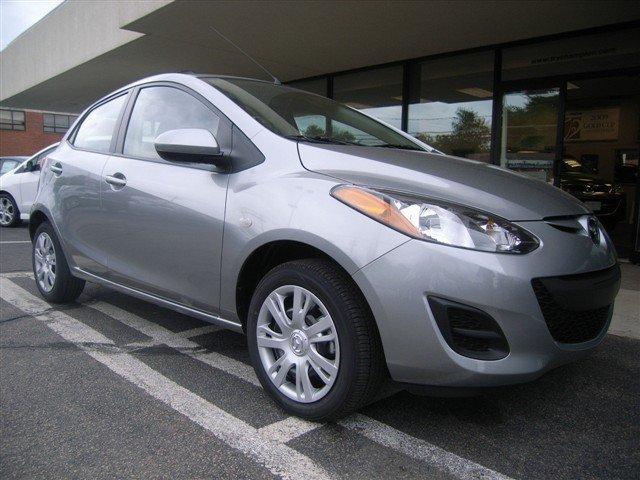 Mazda 2 2011 photo 2