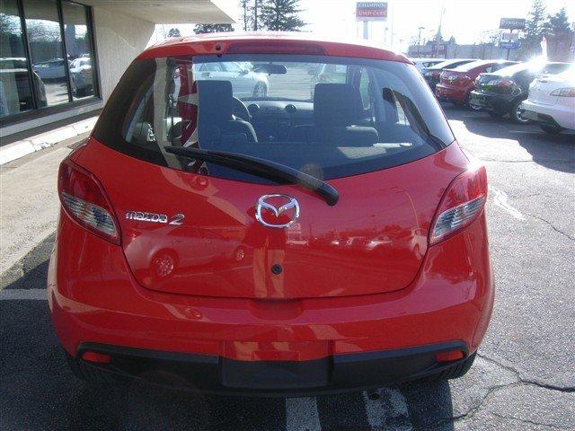 Mazda 2 2011 photo 4