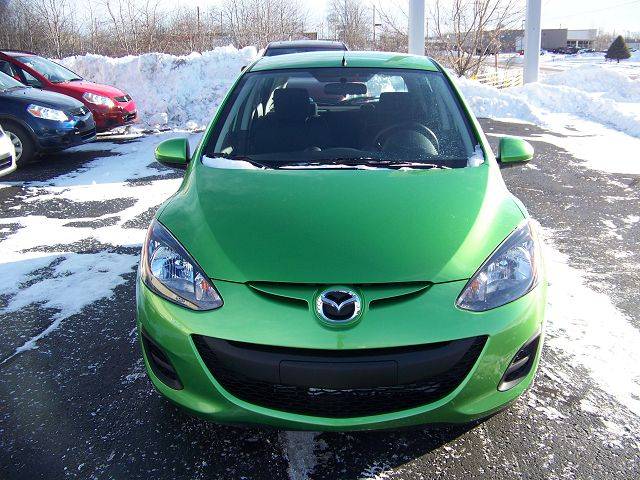 Mazda 2 2011 photo 2