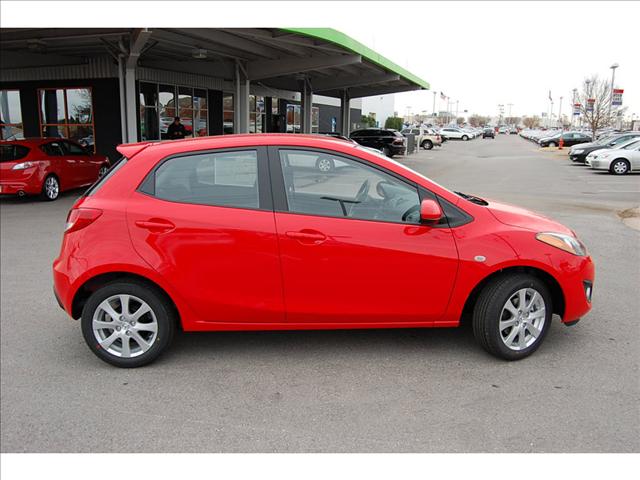 Mazda 2 2011 photo 1