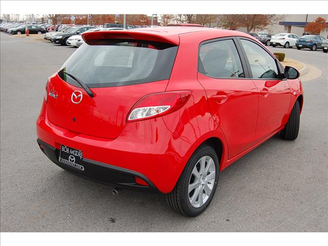 Mazda 2 2011 photo 2