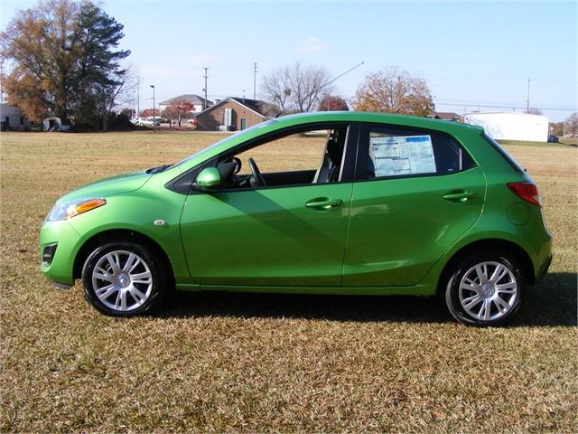 Mazda 2 2011 photo 5