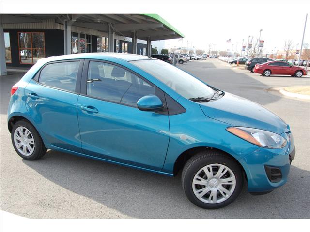 Mazda 2 2011 photo 1