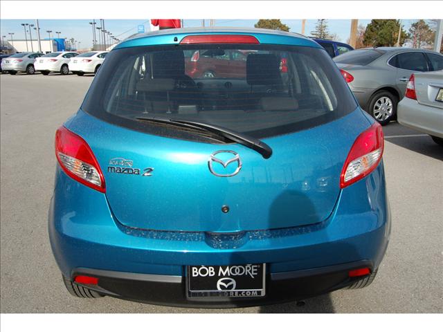 Mazda 2 2011 photo 3