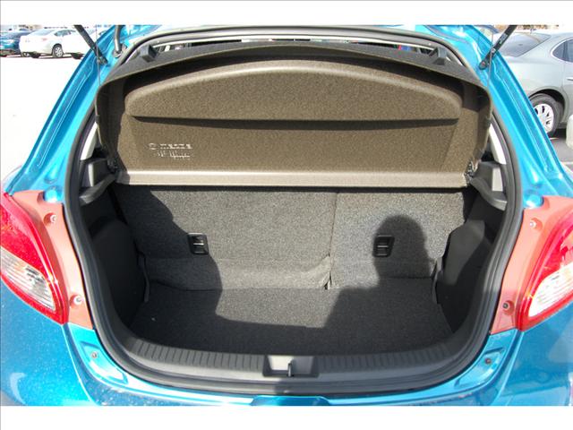 Mazda 2 2011 photo 4