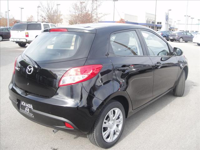 Mazda 2 2011 photo 2