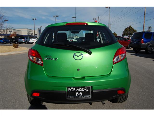 Mazda 2 2011 photo 2