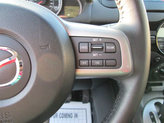 Mazda 2 2011 photo 10