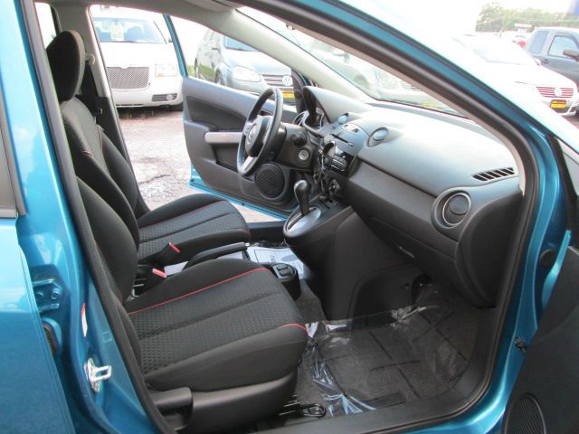 Mazda 2 2011 photo 19