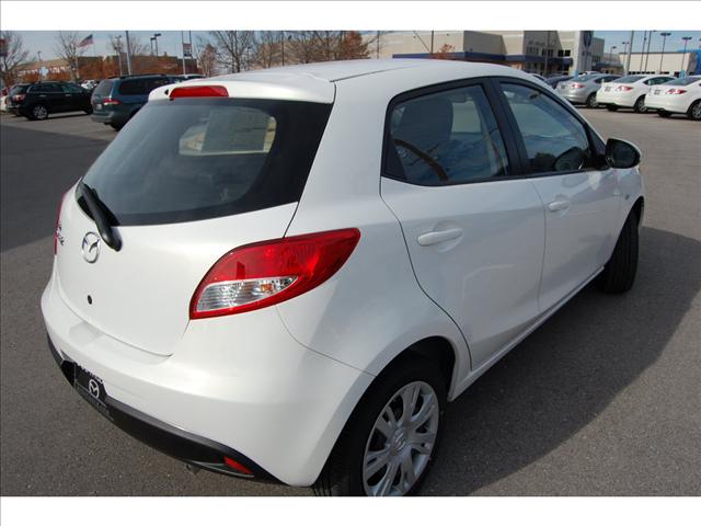 Mazda 2 2011 photo 1