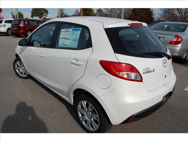 Mazda 2 2011 photo 3