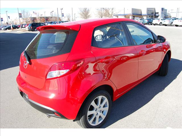 Mazda 2 2011 photo 2