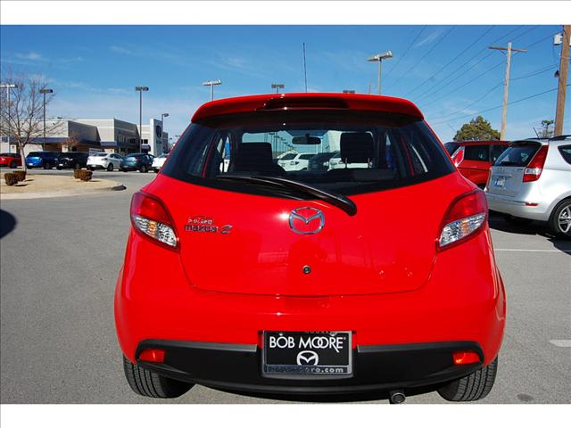 Mazda 2 2011 photo 3