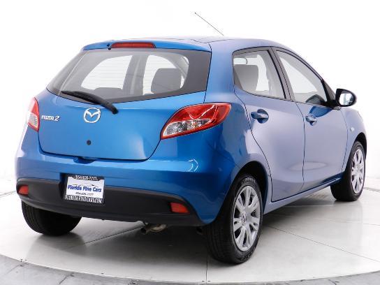 Mazda 2 2012 photo 4