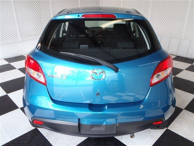 Mazda 2 2012 photo 4