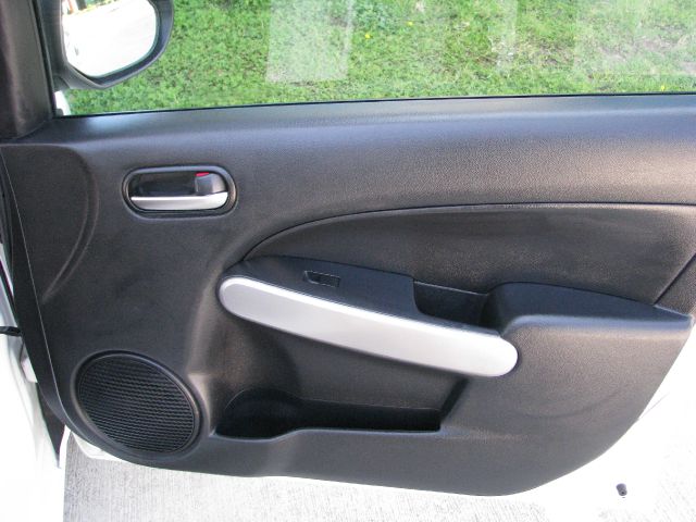 Mazda 2 2012 photo 30