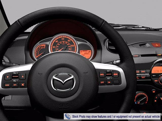 Mazda 2 2013 photo 2