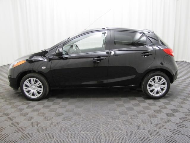 Mazda 2 2013 photo 1