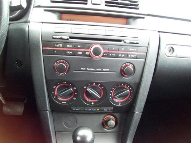 Mazda 3 2004 photo 1