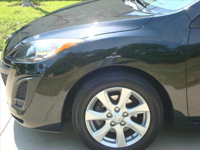 Mazda 3 2010 photo 2