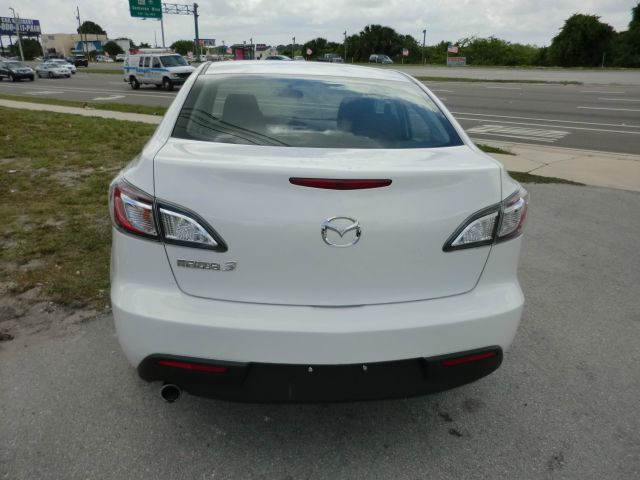 Mazda 3 2010 photo 4