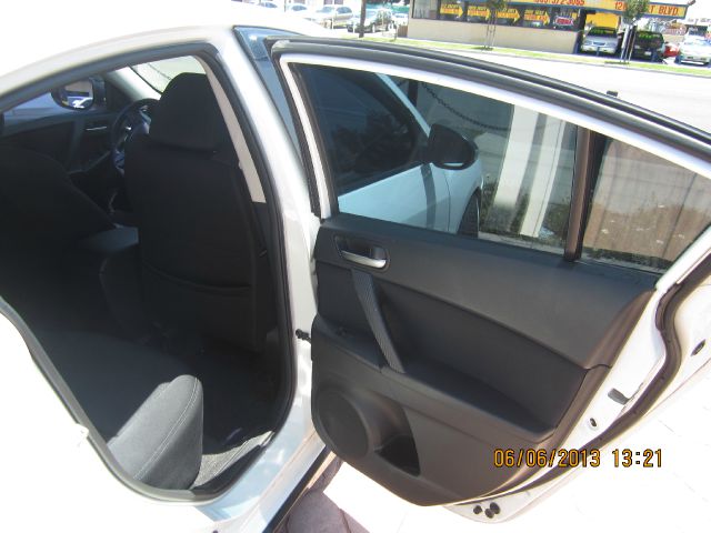 Mazda 3 2010 photo 2