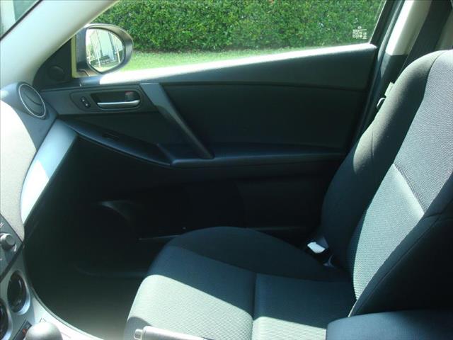 Mazda 3 2010 photo 9