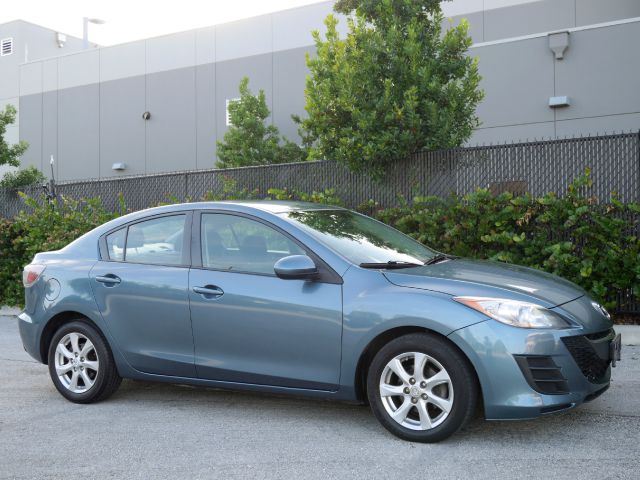 Mazda 3 2010 photo 2