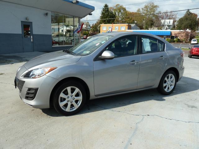 Mazda 3 2010 photo 1