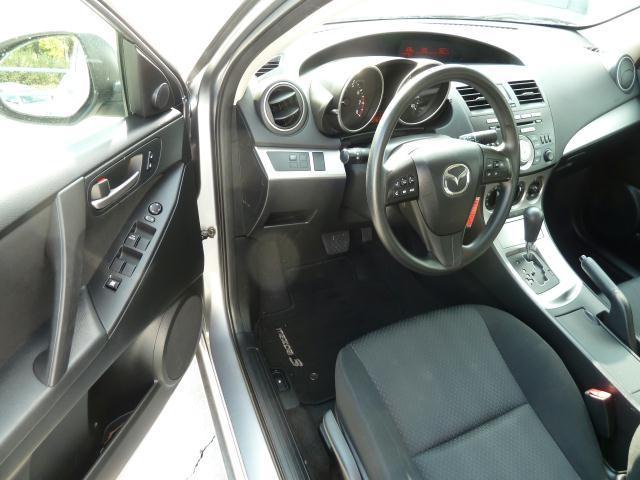 Mazda 3 2010 photo 2