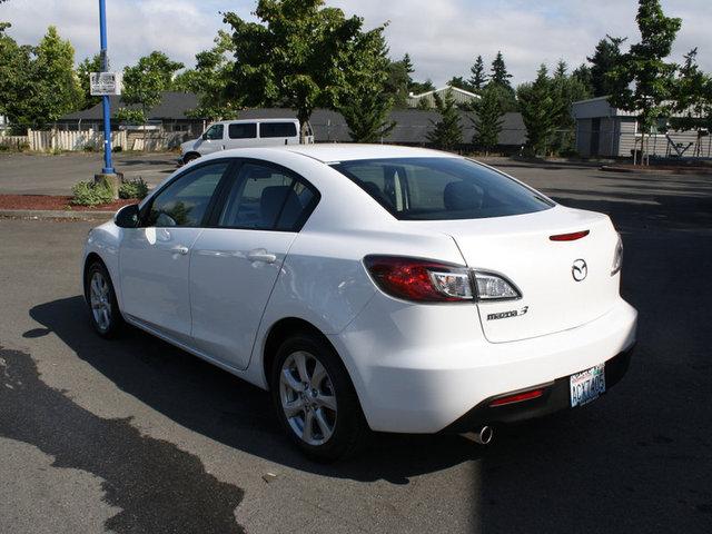 Mazda 3 2010 photo 3