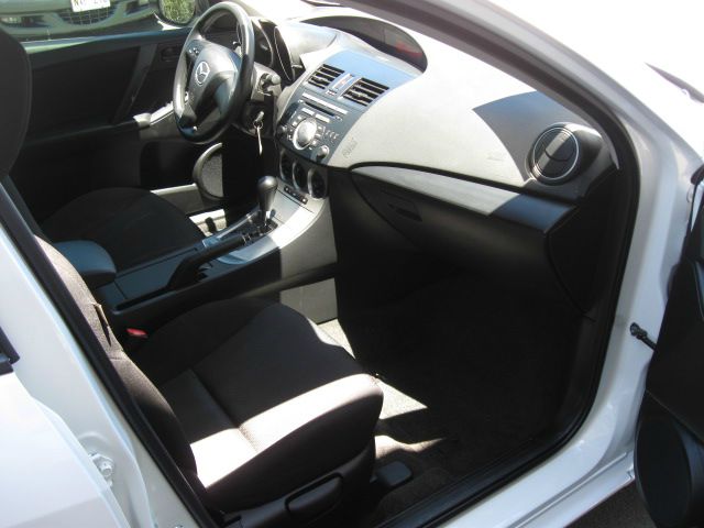 Mazda 3 2010 photo 1