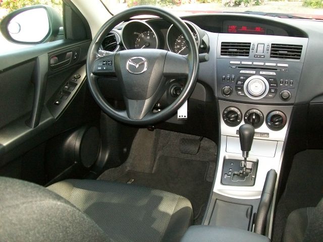 Mazda 3 2011 photo 2