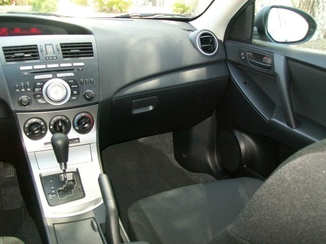 Mazda 3 2011 photo 3