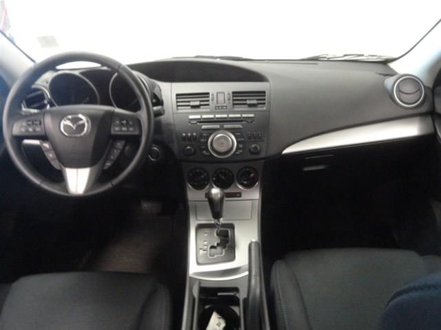 Mazda 3 2011 photo 1