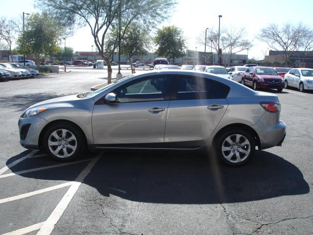 Mazda 3 2011 photo 2