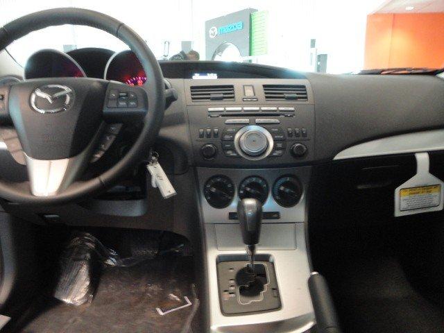 Mazda 3 2011 photo 2