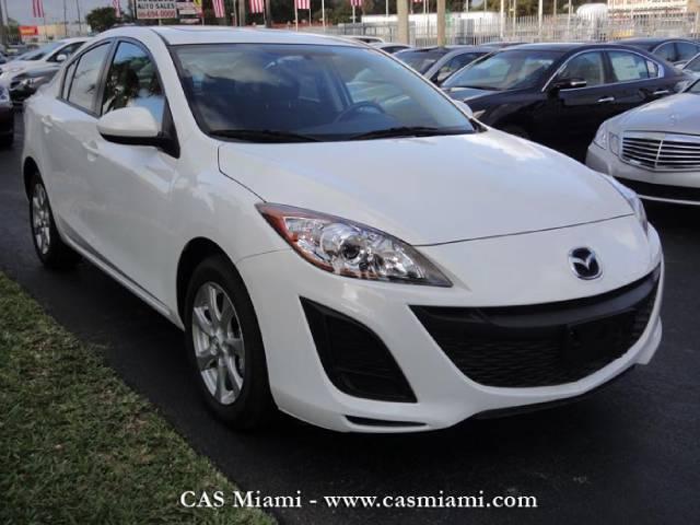 Mazda 3 2011 photo 1