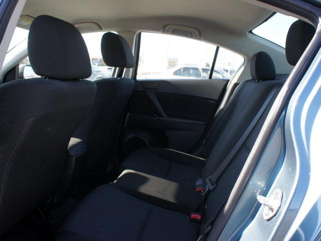 Mazda 3 2011 photo 1