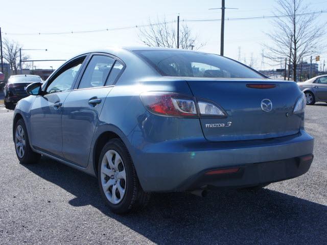 Mazda 3 2011 photo 2