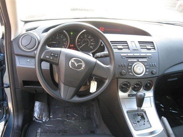 Mazda 3 2011 photo 3